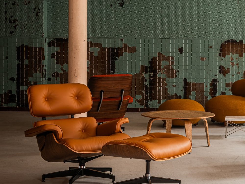 Fauteuil cuir végan whiskey grand format avec ottoman